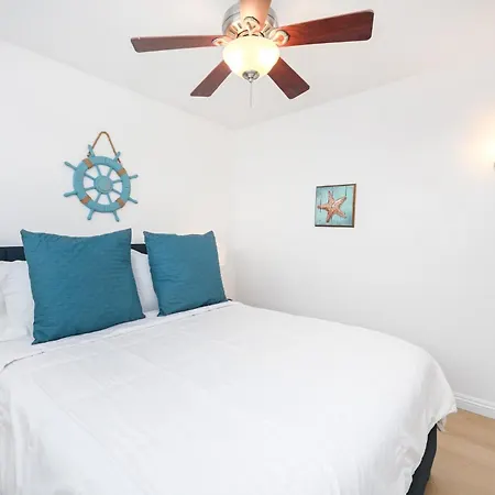 5 Bedroom Duplex 1 Minute Walk To The Ocean